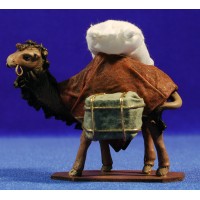 Camello de pie 8 cm ropa y barro Figuralia