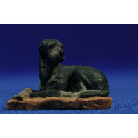 Perro tumbado 3 cm pasta cerámica Hermanos Cerrada