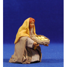Pastora adorando con cesto fruta 10 cm ropa y barro