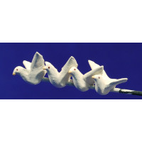 Bandada cuatro palomas blancas vuelan 9 cm barro pintado AB