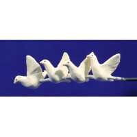 Bandada cuatro palomas blancas vuelan 12 cm barro pintado AB