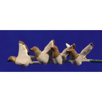 Bandada cuatro palomas marrones vuelan 9 cm barro pintado AB