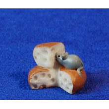 Ratón con queso emental 8 cm resina
